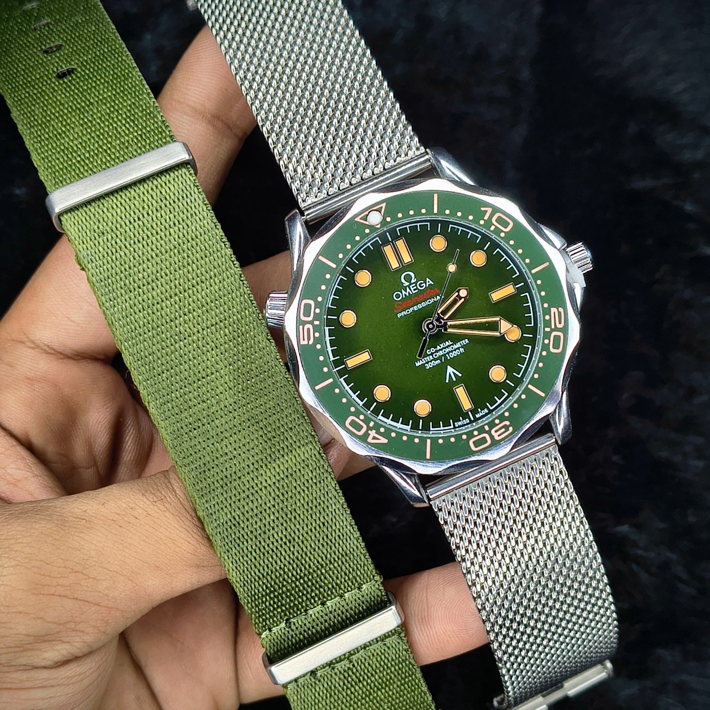 Omega Seamaster 007 Edition – Military Forest Green with Dual Strap Set