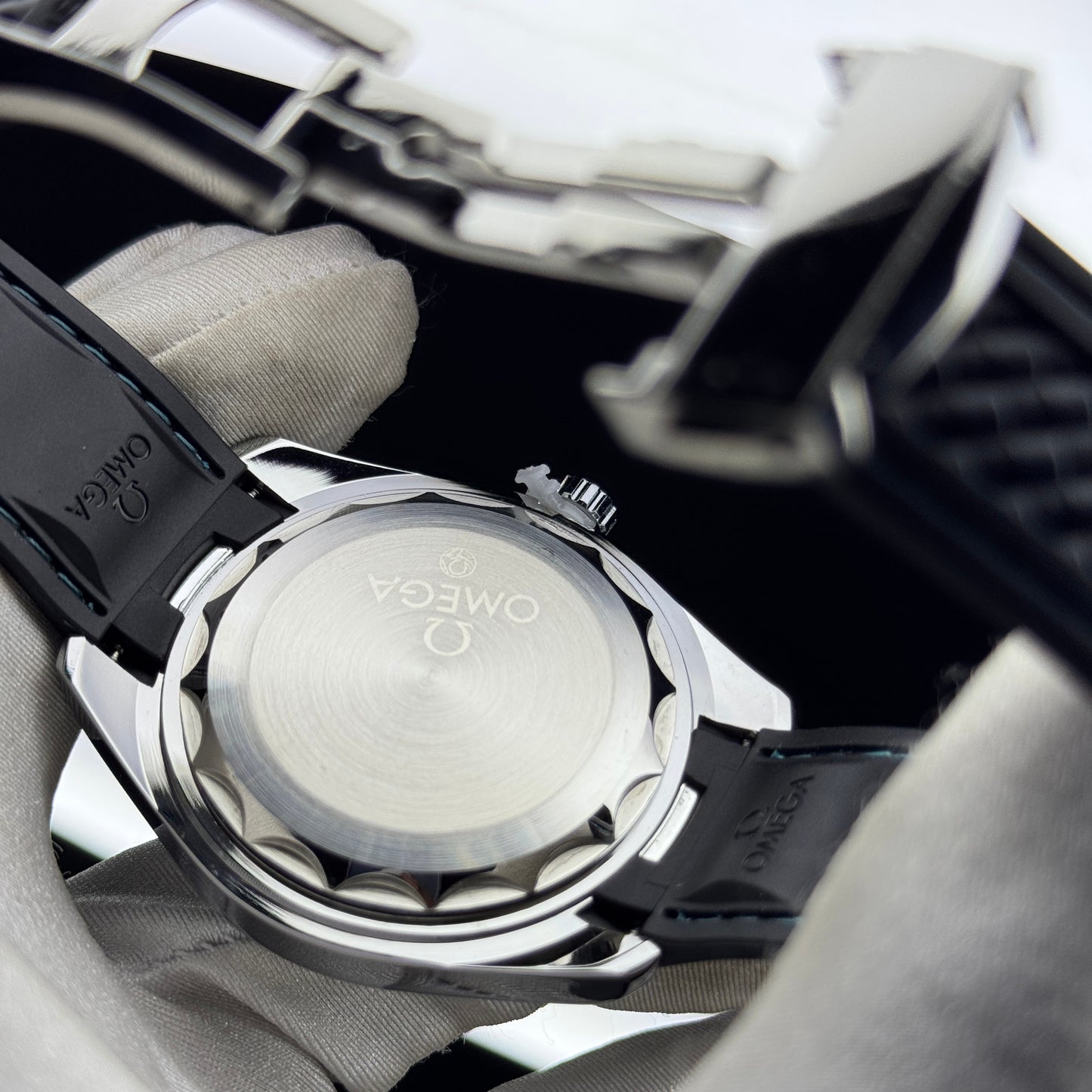 Omega Seamaster Midnight Black – Quartz Edition